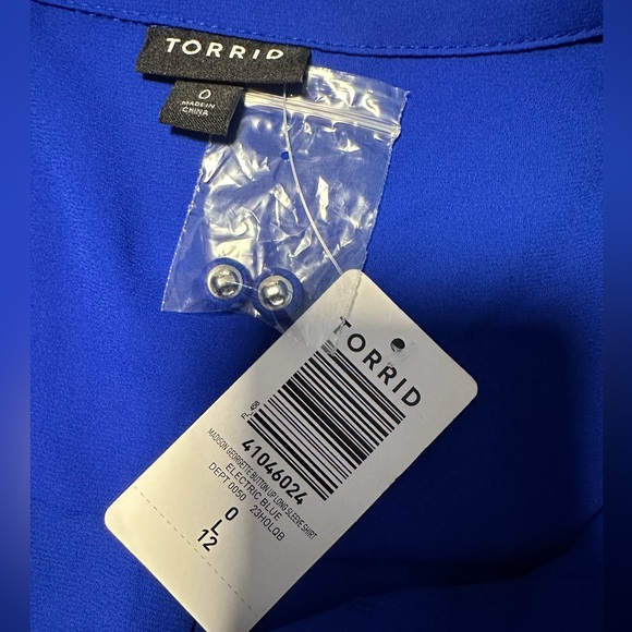 NWT TORRID BLUE BUTTON DOWN TOP BLOUSE TORRID SIZE O (SIZE 12 - L) - Picture 6 of 9
